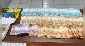 Dinheiro apreendido com o suspeito