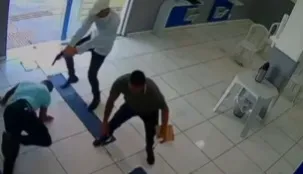 Assaltantes atiraram no comerciante, após o assalto